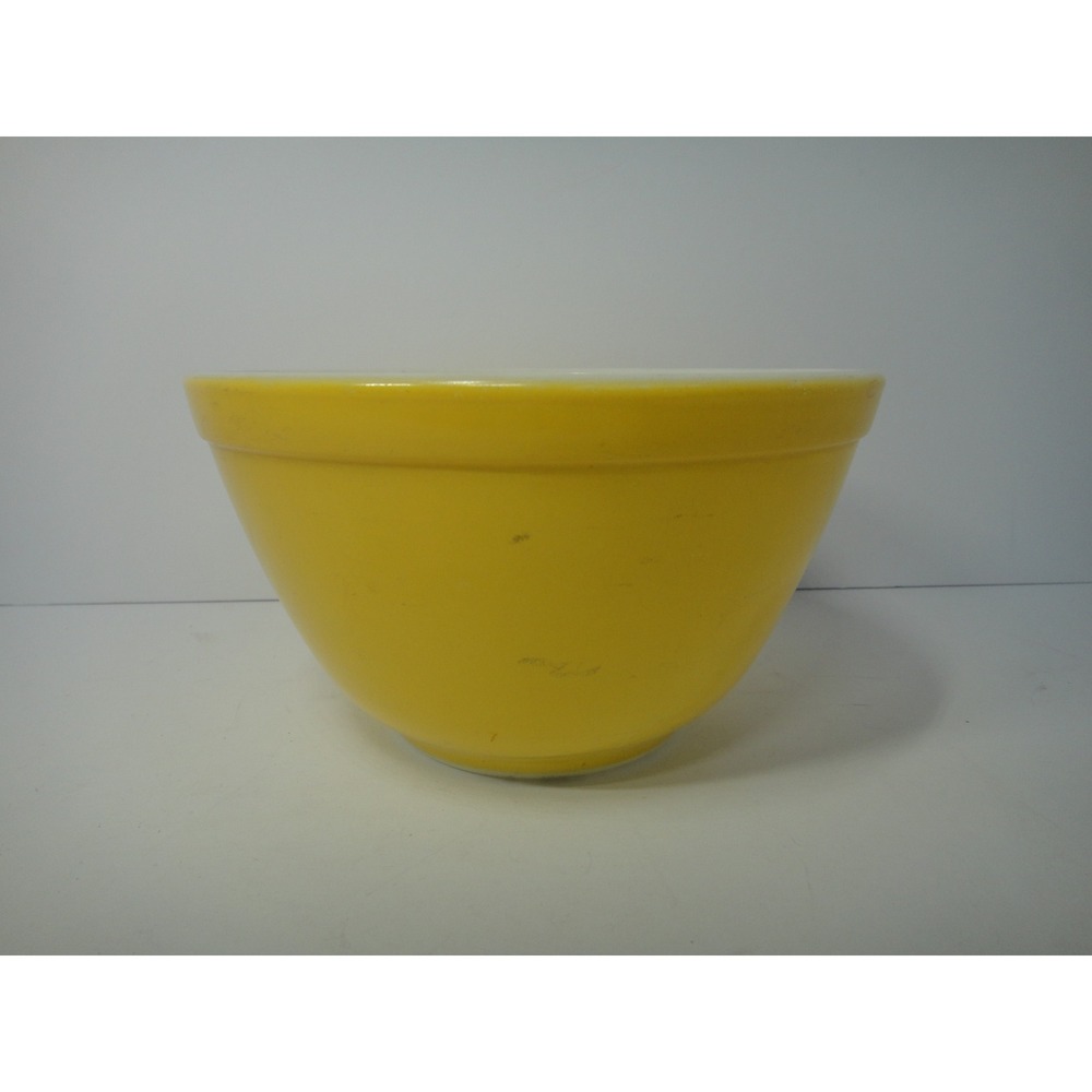 Vintage Pyrex #401 Yellow Primary Colors 1.5 Pt Milk Glass Mixing Bowl USA VTG